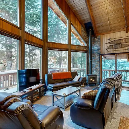 Kelly'S Chalet Girdwood Exterior photo